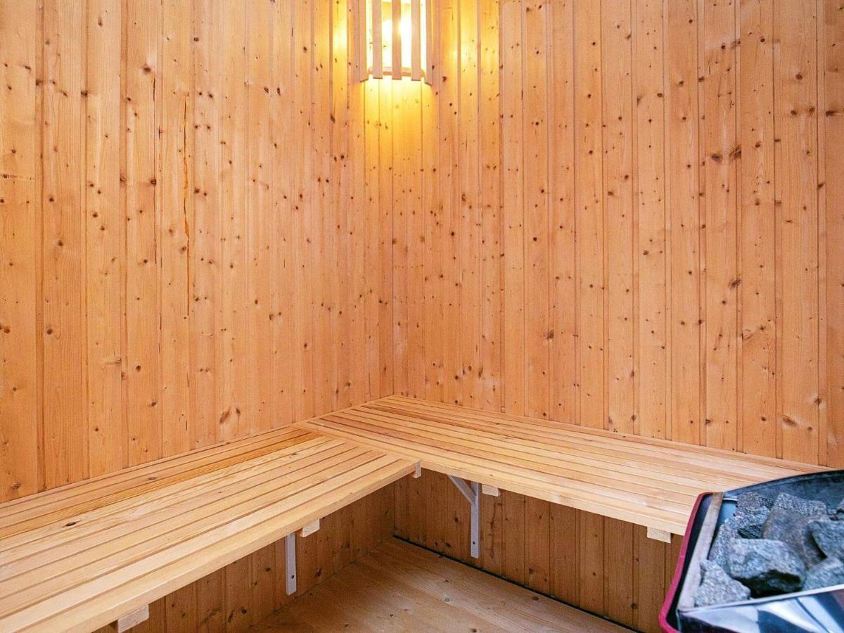 8 Person Holiday Home In L Kken Lokken Bagian luar foto